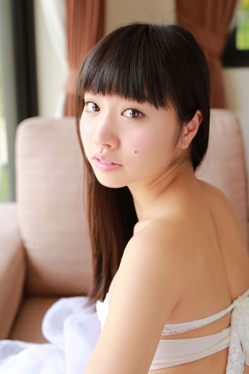 私房清甜少女回眸一笑百媚生