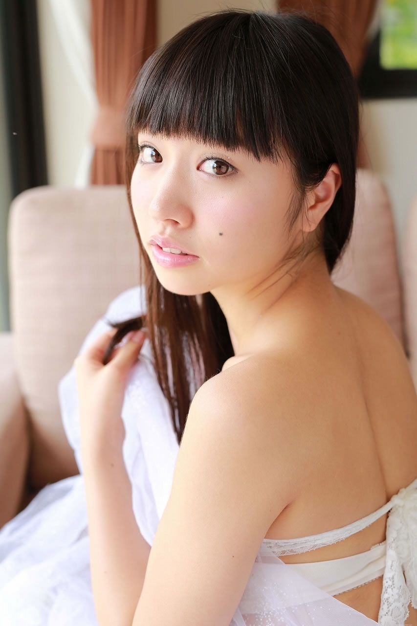 私房清甜少女回眸一笑百媚生