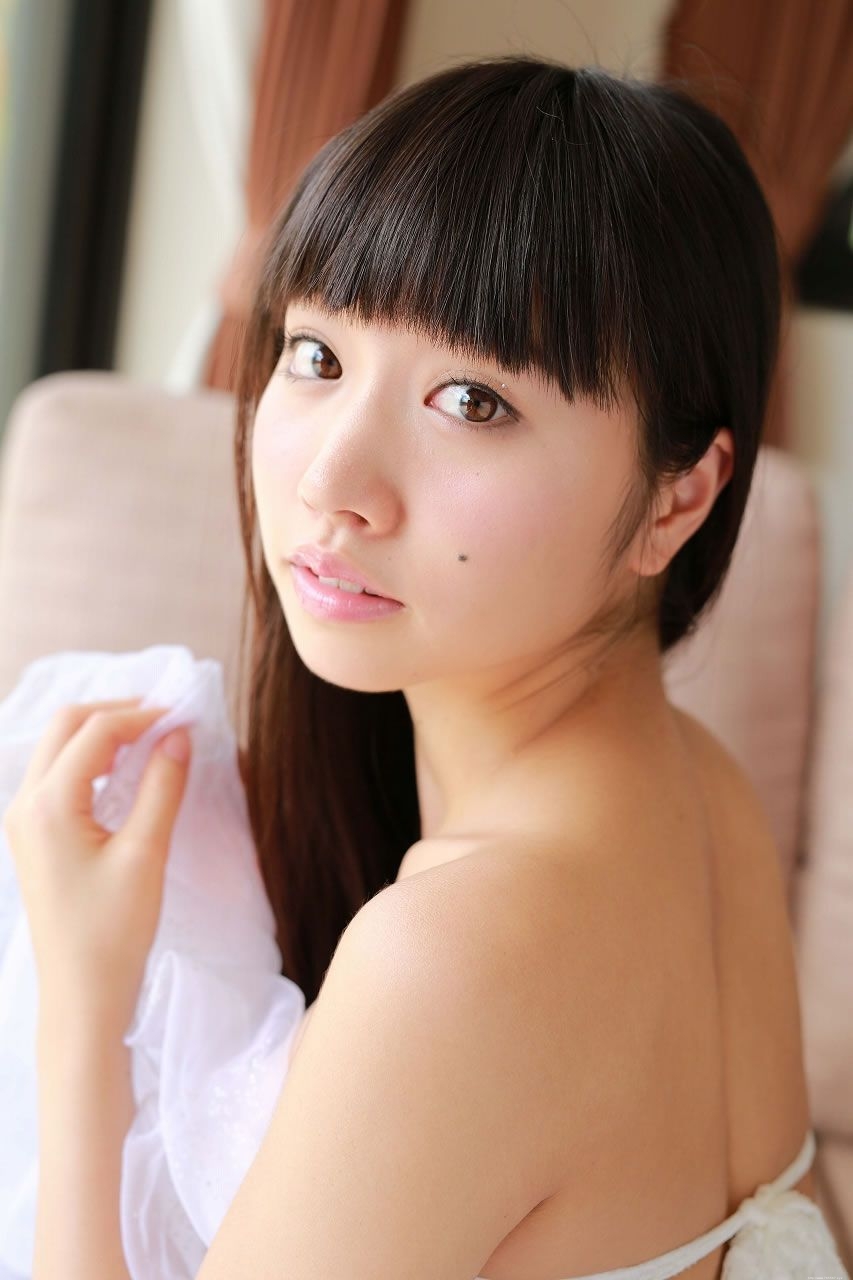 私房清甜少女回眸一笑百媚生