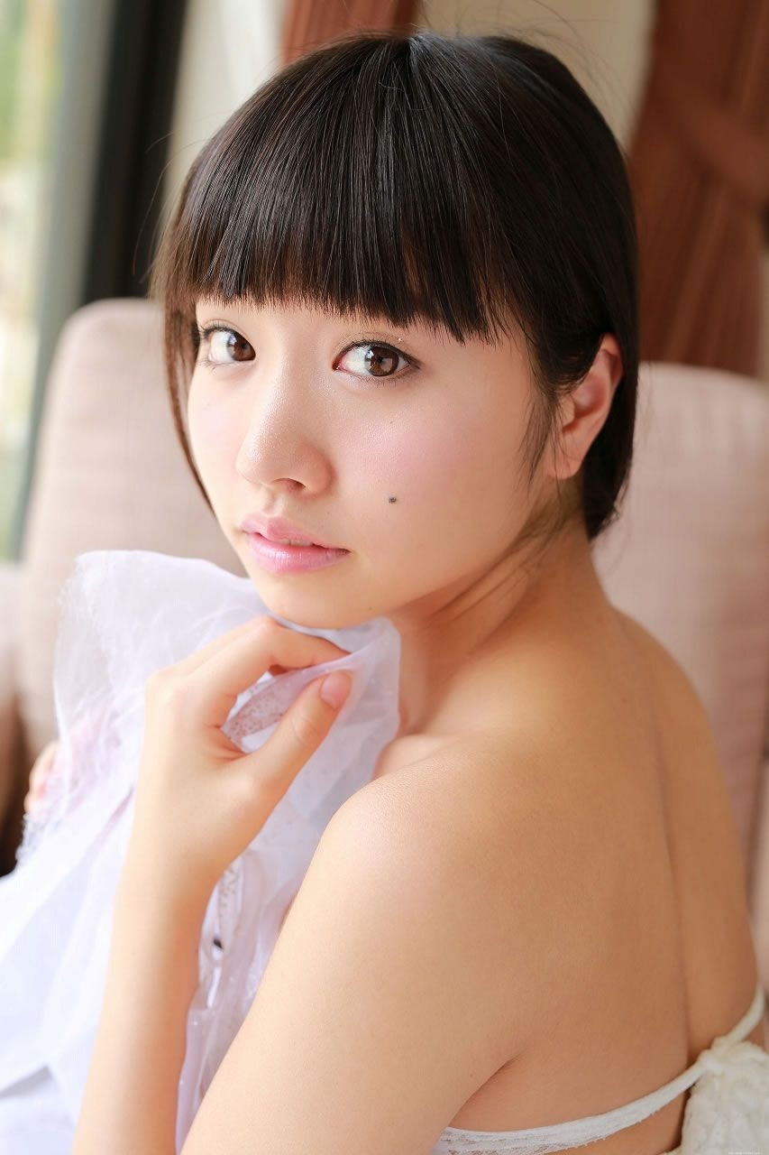 私房清甜少女回眸一笑百媚生