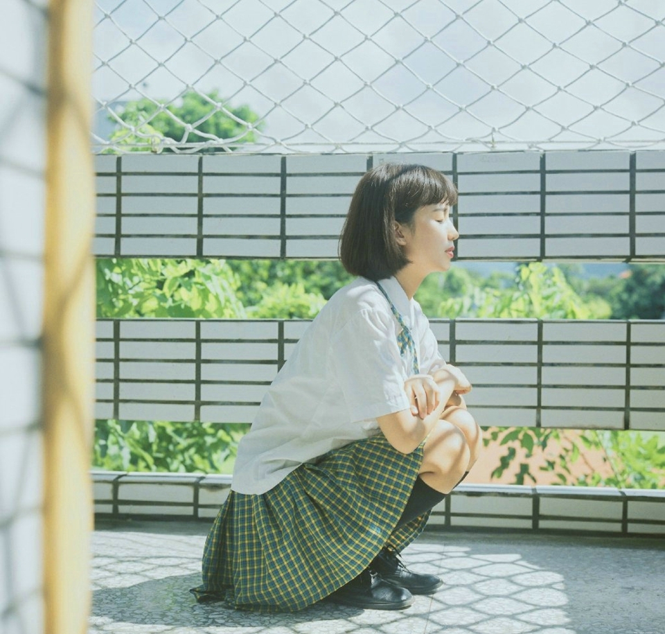 日系短发校服妹子清纯漂亮养眼写真