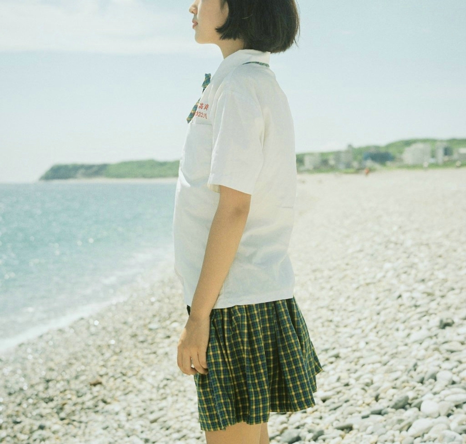 日系短发校服妹子清纯漂亮养眼写真