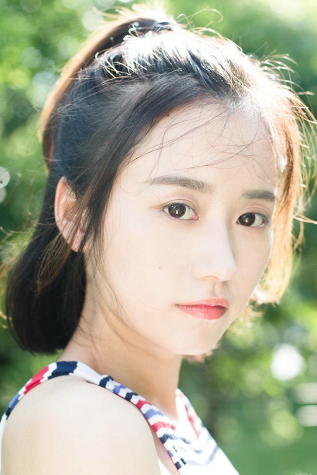 清凉夏日俏皮可爱女神甜美迷人户外调皮写真