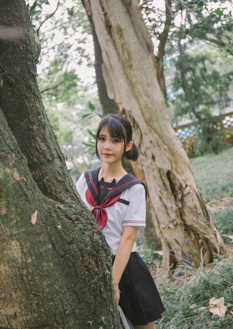 日系马尾青春姑娘娇柔可人