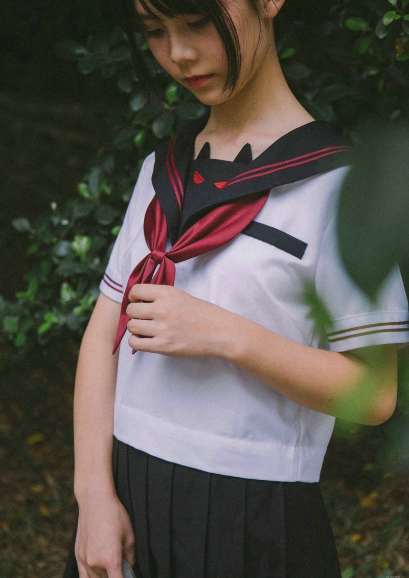 日系马尾青春姑娘娇柔可人