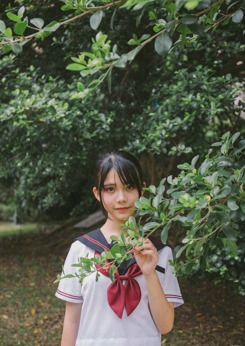 日系马尾青春姑娘娇柔可人