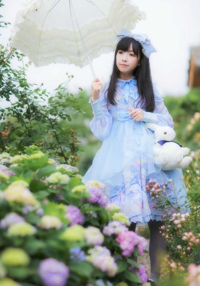 花园清新洛丽塔服少女粉嫩甜美阳光照人