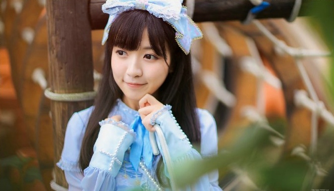 花园清新洛丽塔服少女粉嫩甜美阳光照人