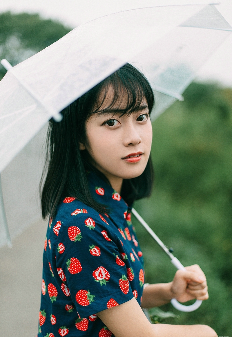 清新户外娃娃裙可爱少女大眼灵动