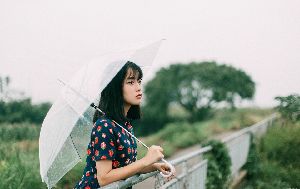 清新户外娃娃裙可爱少女大眼灵动