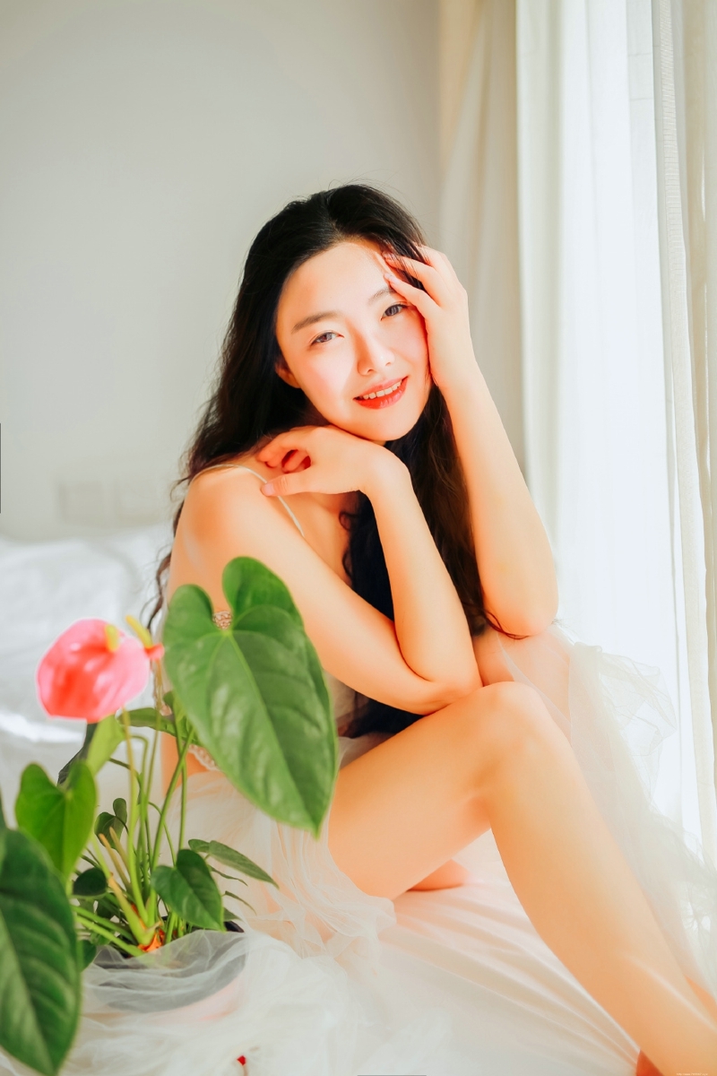 漂亮妹子蕾丝私房美好娇躯诱人写真