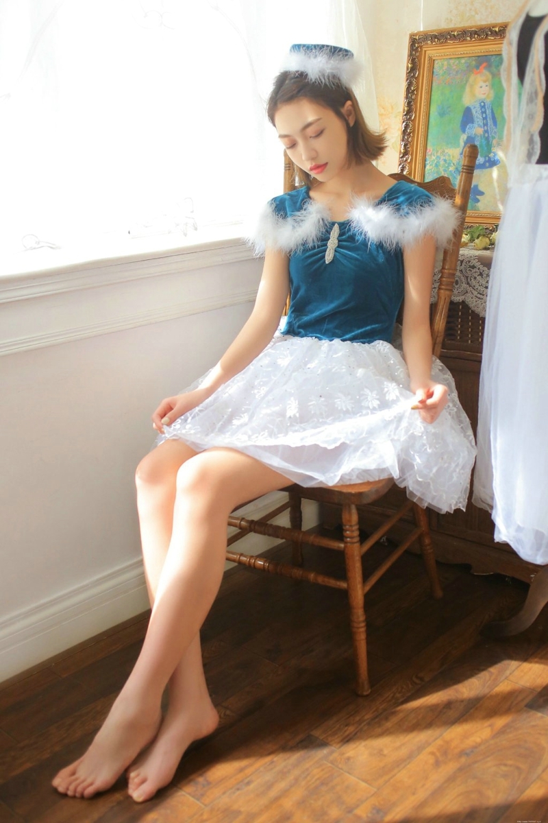 芭蕾舞少女丸子头气质养眼美丽动人