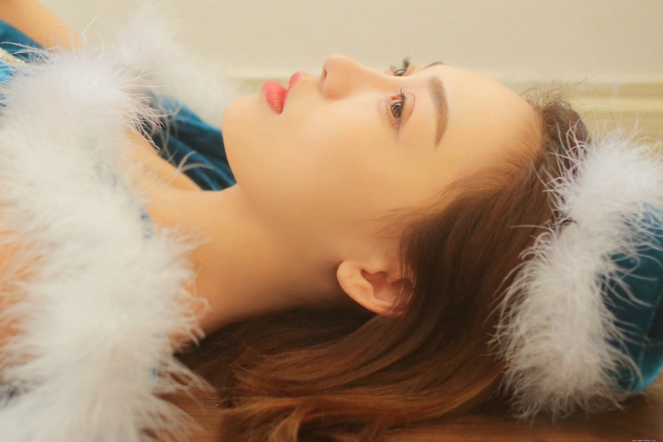 芭蕾舞少女丸子头气质养眼美丽动人