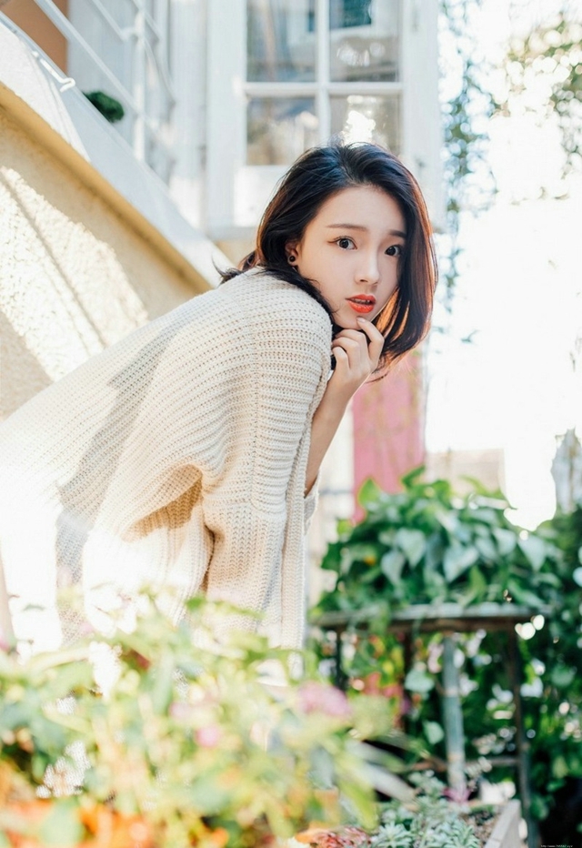 清纯秀气美女户外甜美魅力迷人写真