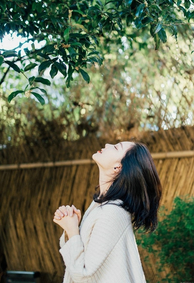 清纯秀气美女户外甜美魅力迷人写真