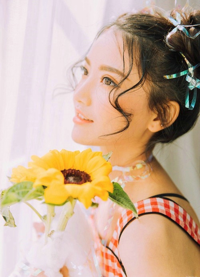 笑容像糖果般甜蜜清新小精灵美女可爱萌萌哒写真