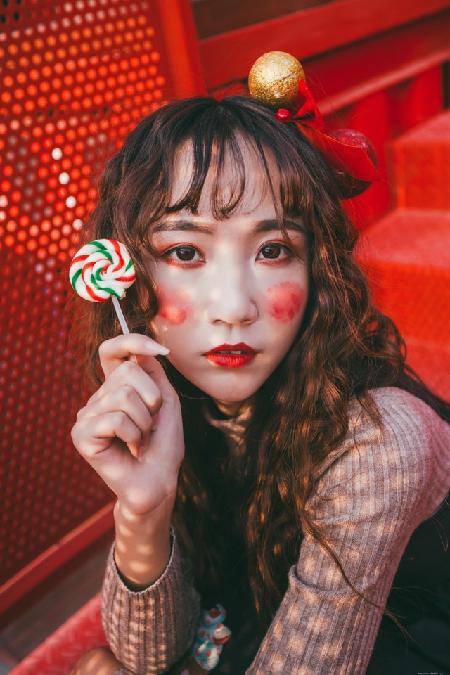 夏日棒棒糖少女小丑妆容浪漫搞怪阳光写真