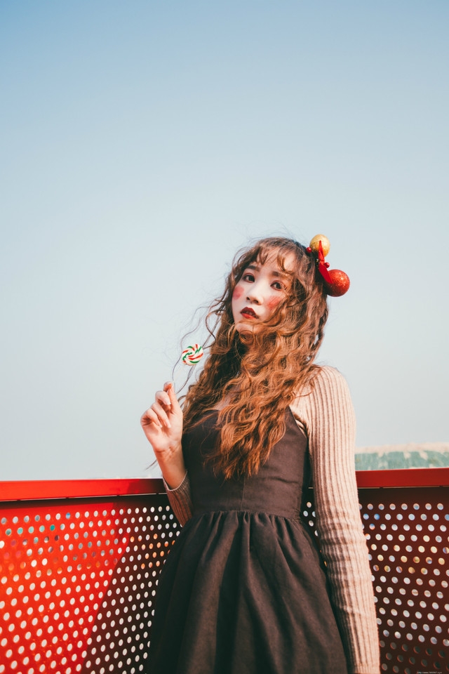 夏日棒棒糖少女小丑妆容浪漫搞怪阳光写真