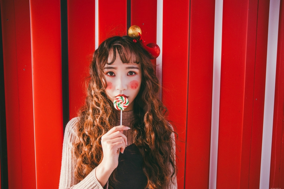 夏日棒棒糖少女小丑妆容浪漫搞怪阳光写真