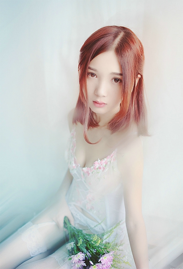 清纯美女温馨婚纱摄私房影唯美写真