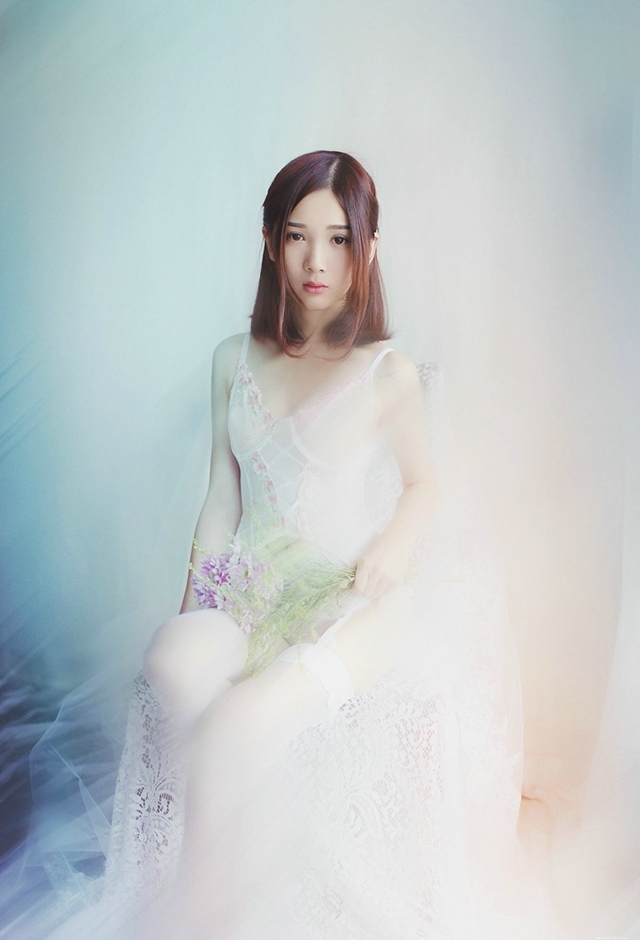 清纯美女温馨婚纱摄私房影唯美写真