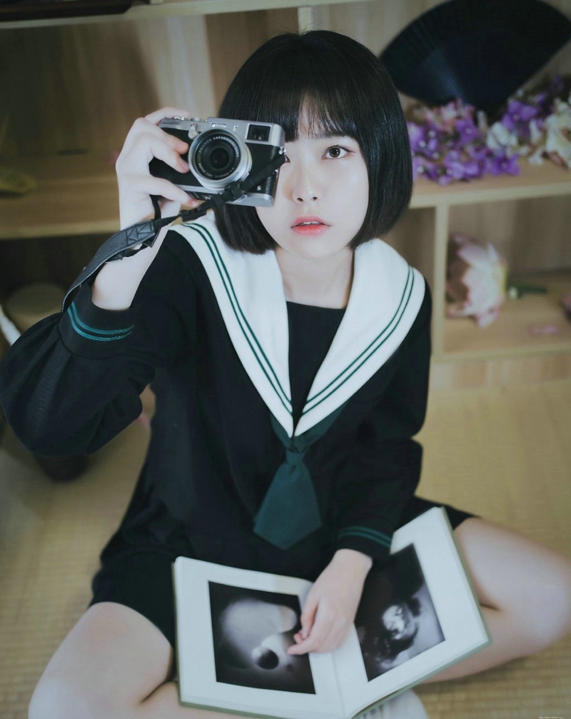 日系波波头妹子私房可爱俏皮写真