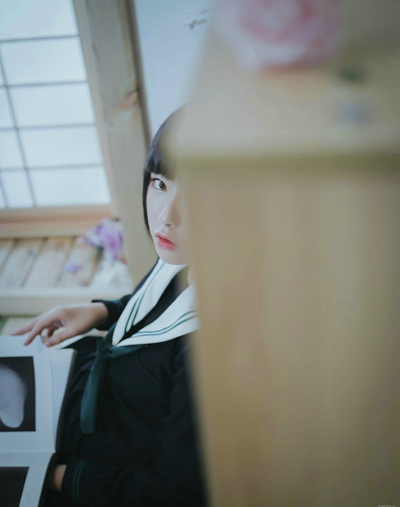 日系波波头妹子私房可爱俏皮写真