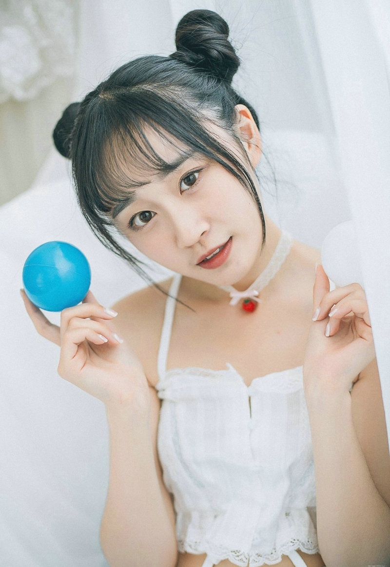 纯真哪吒头美少女浴缸内玩耍白皙可爱