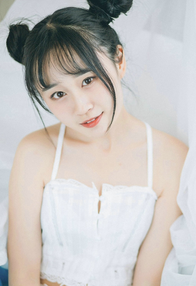 纯真哪吒头美少女浴缸内玩耍白皙可爱