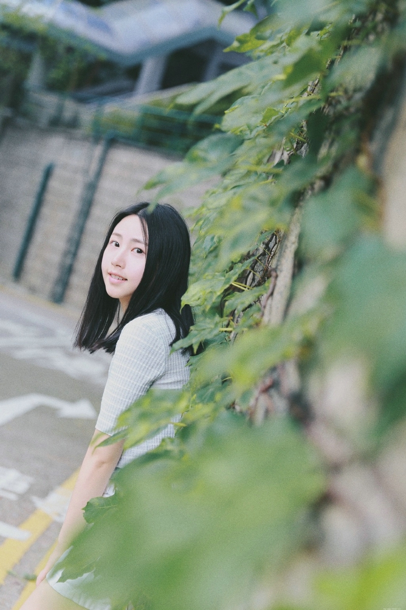 可爱圆脸妹子旅拍随性清新怡人