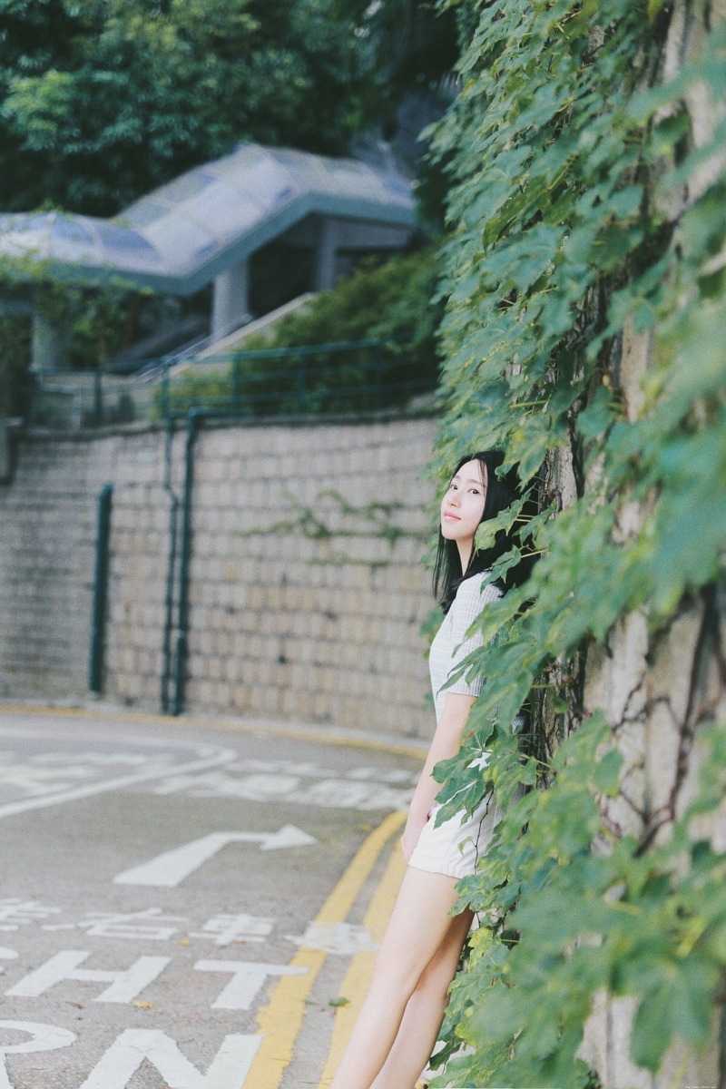 可爱圆脸妹子旅拍随性清新怡人