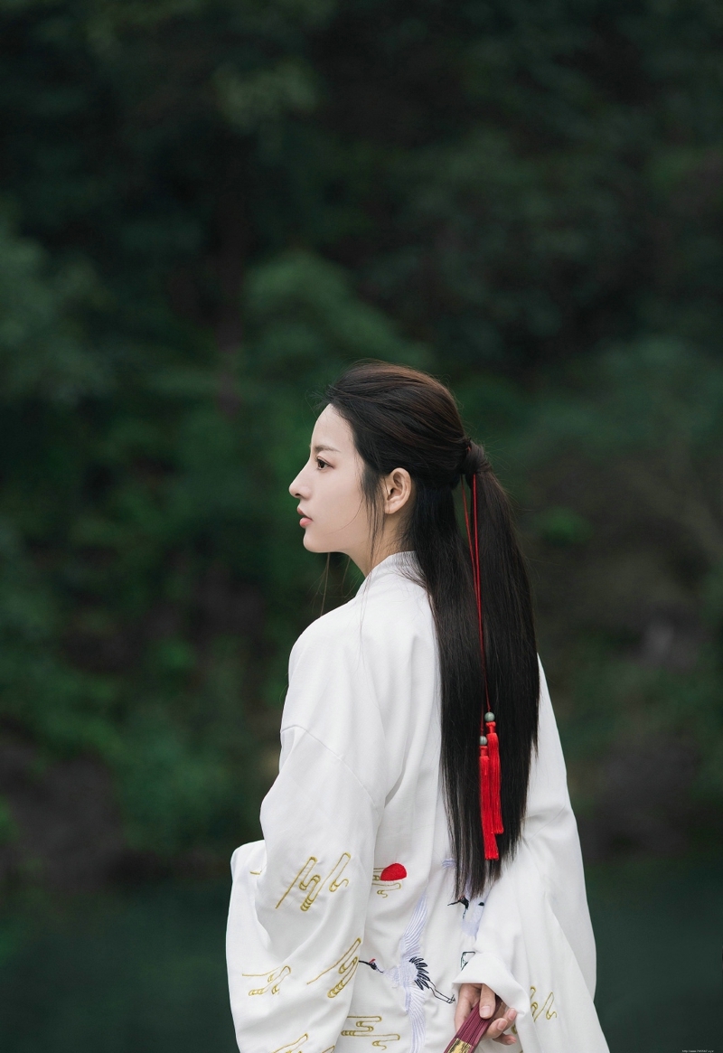 古装美女长发英气率性温婉写真