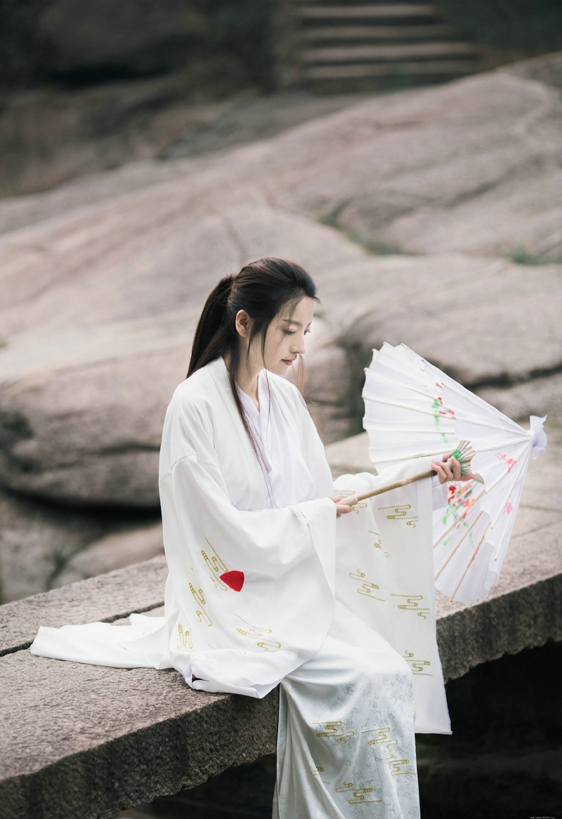 古装美女长发英气率性温婉写真