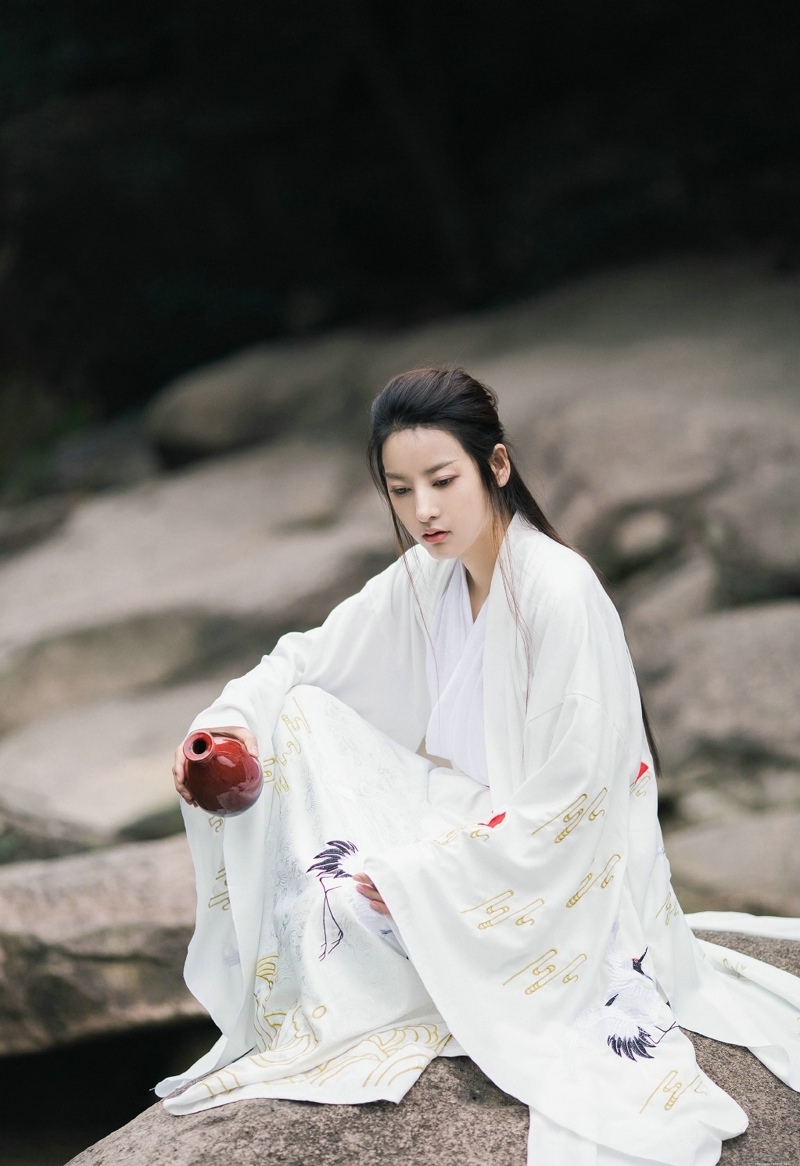 古装美女长发英气率性温婉写真