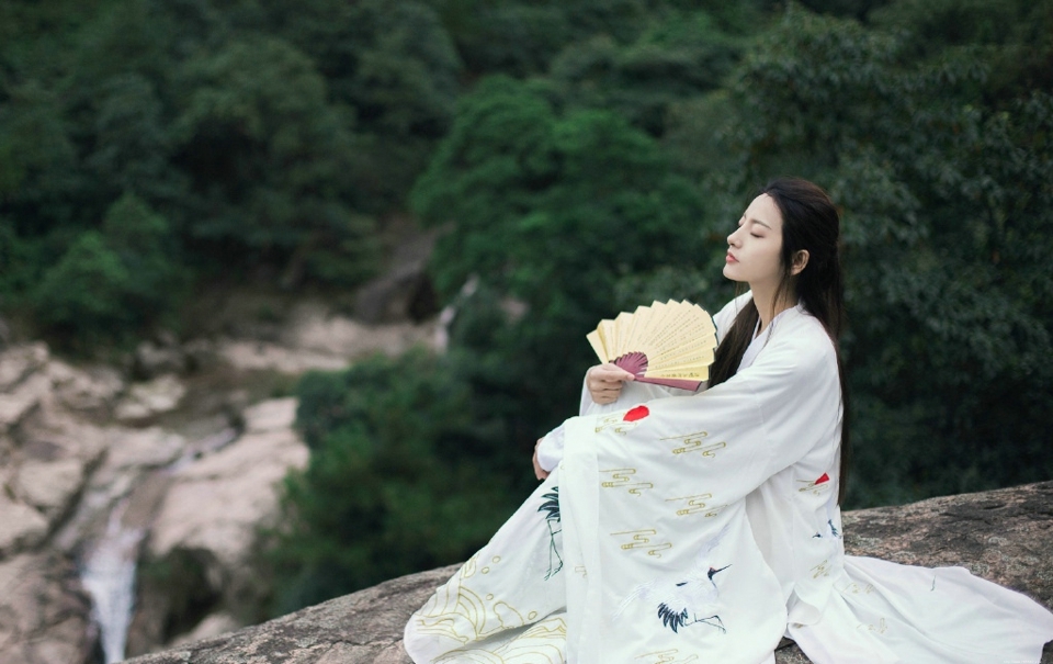 古装美女长发英气率性温婉写真