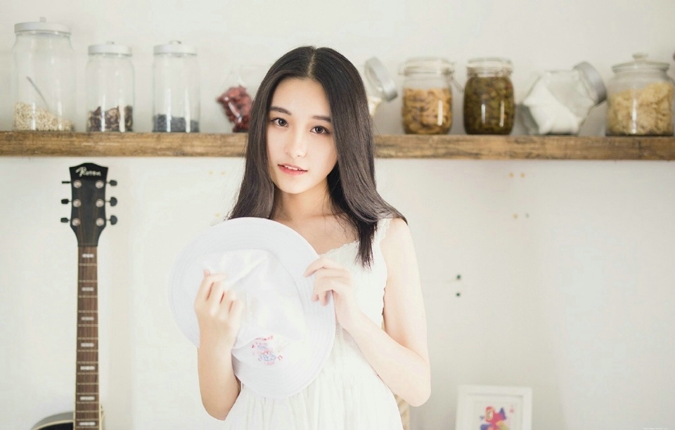 气质美女长发清爽下午茶时光