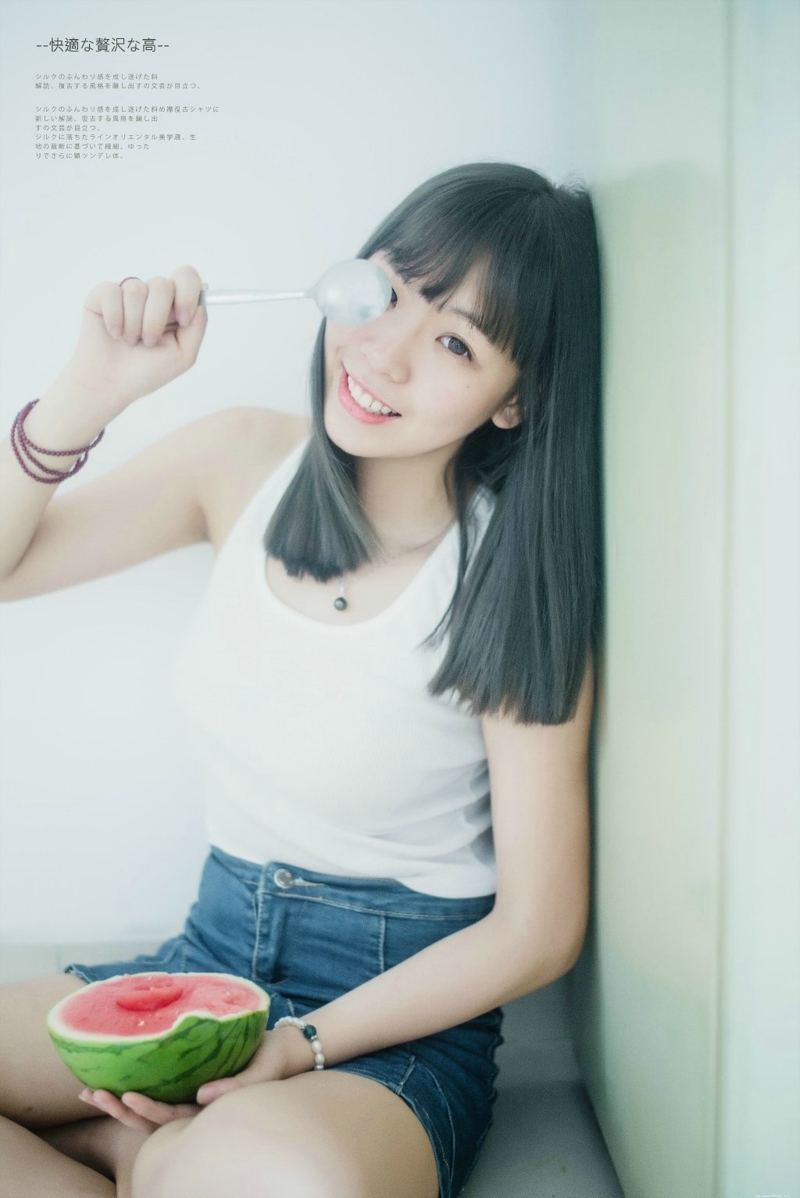 日系可爱少女夏日清凉冰爽可人写真