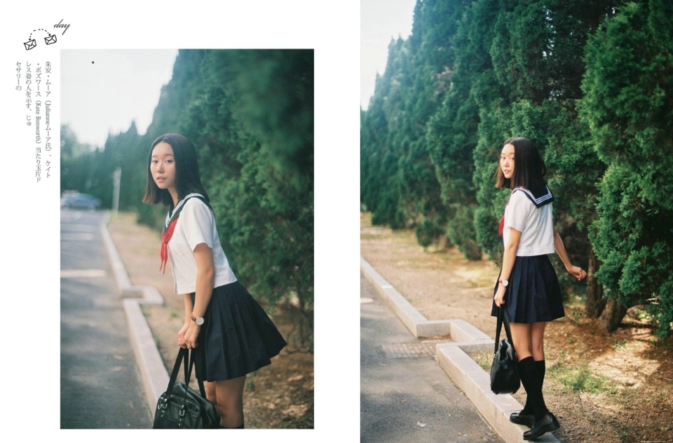 日系学院风妹子街头享受阳光漫步