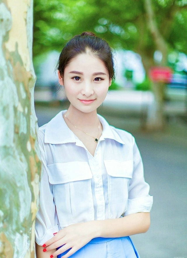 清爽校园甜美女生阳光温馨唯美迷人写真