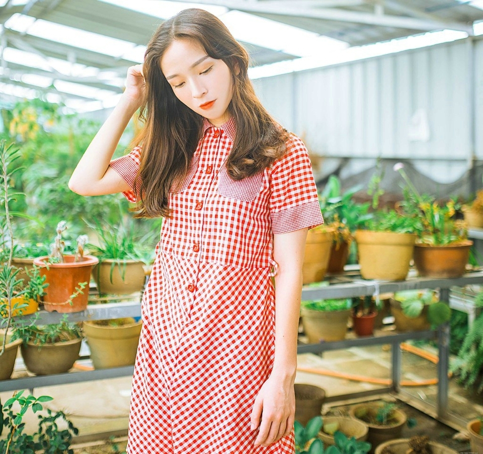 温室内的花草美女高颜值靓丽写真