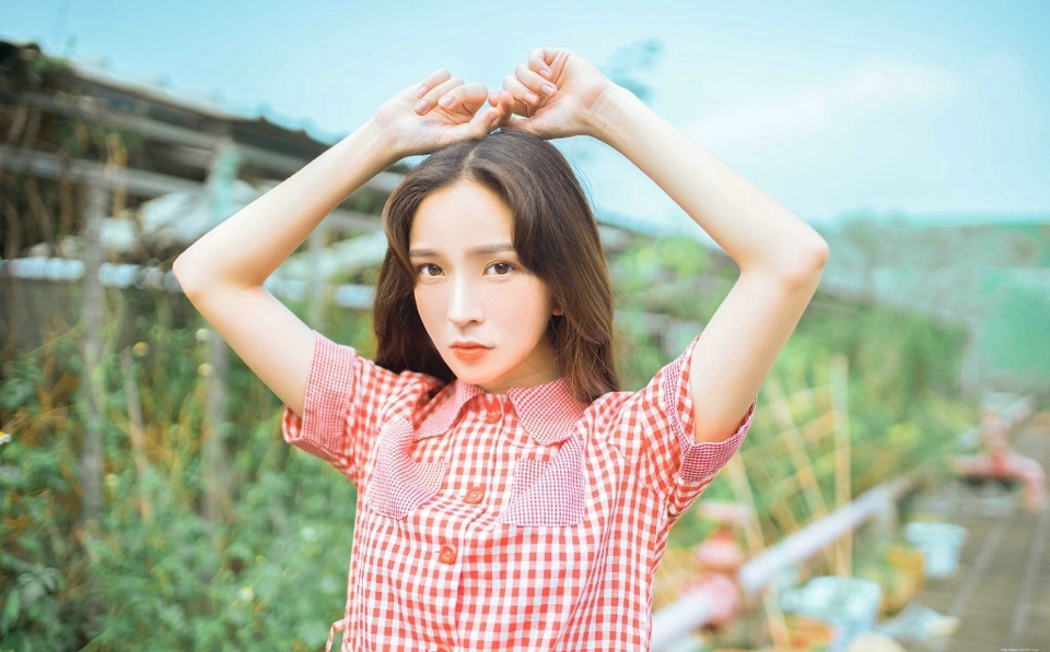 温室内的花草美女高颜值靓丽写真