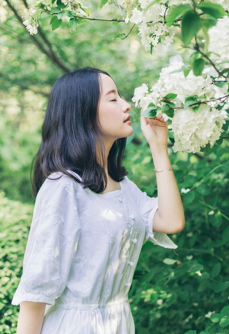 清新美女户外柔美清香写真