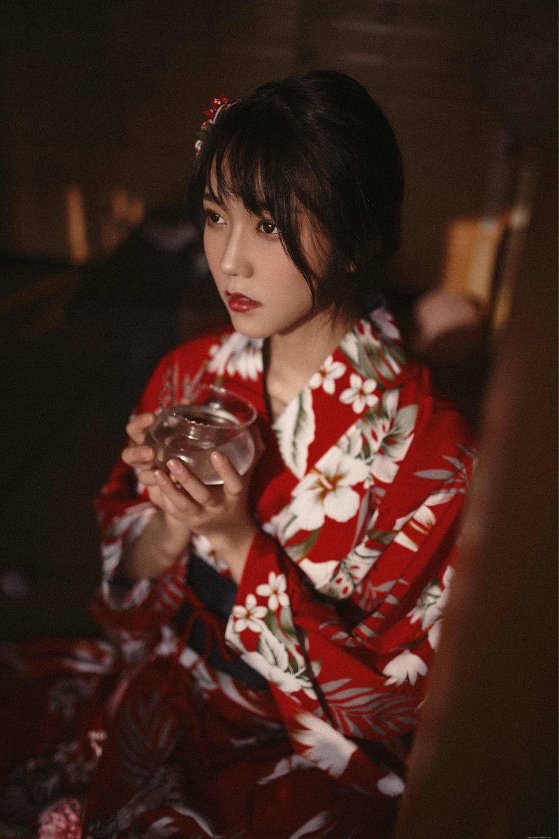 日本红唇红色和服美女粉嫩浴衣唯美动人