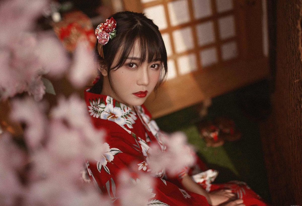 日本红唇红色和服美女粉嫩浴衣唯美动人