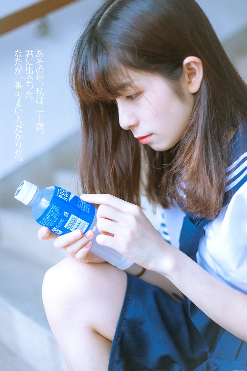 氧气校服妹子校园内娇美青春靓丽