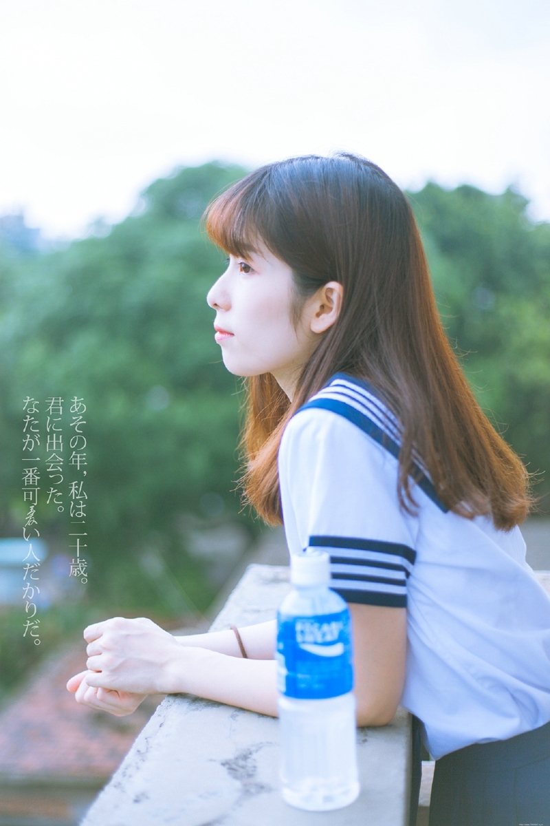 氧气校服妹子校园内娇美青春靓丽