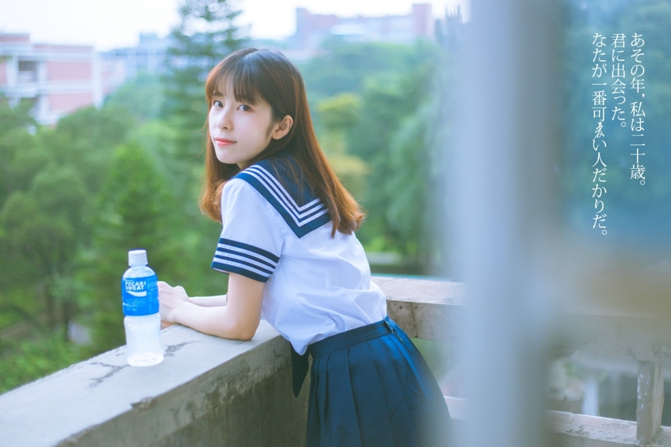 氧气校服妹子校园内娇美青春靓丽