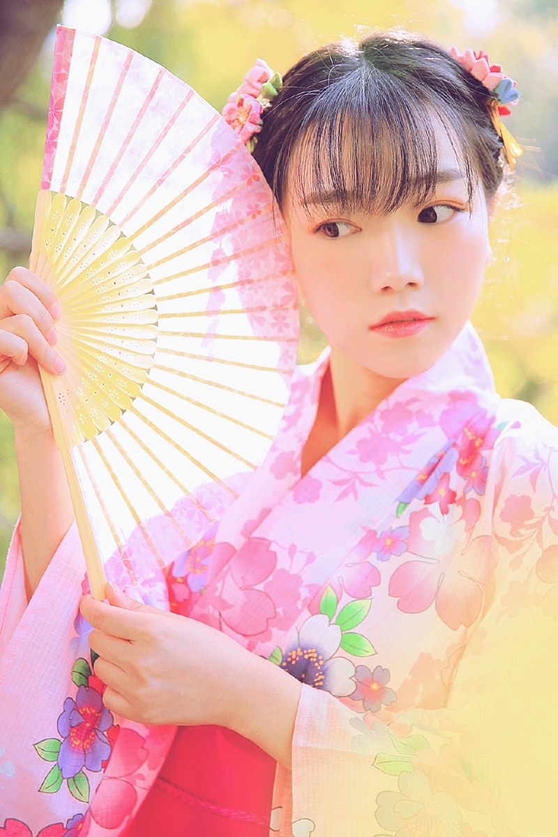 初秋和服娇艳姑娘清新郊外美丽动人