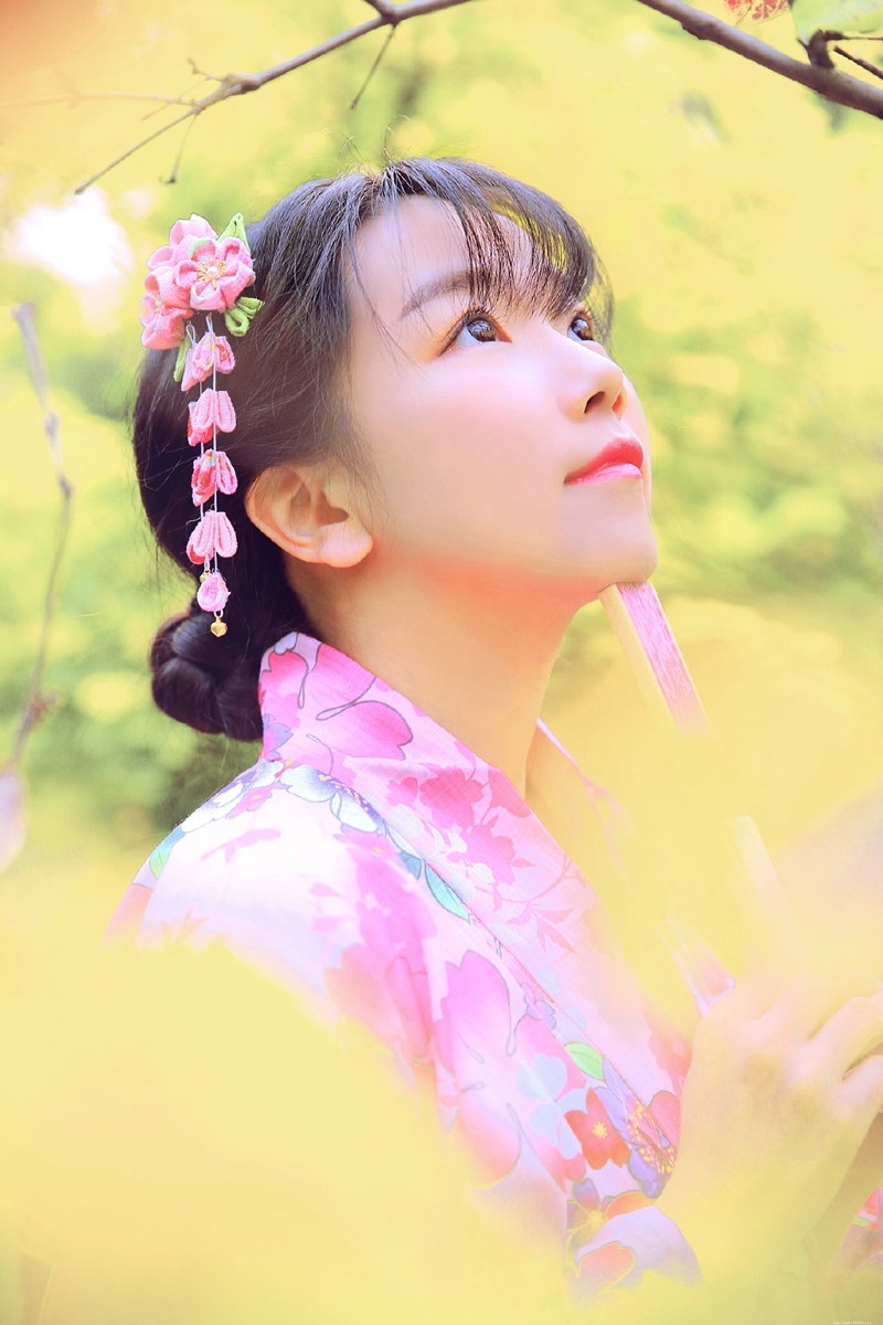 初秋和服娇艳姑娘清新郊外美丽动人