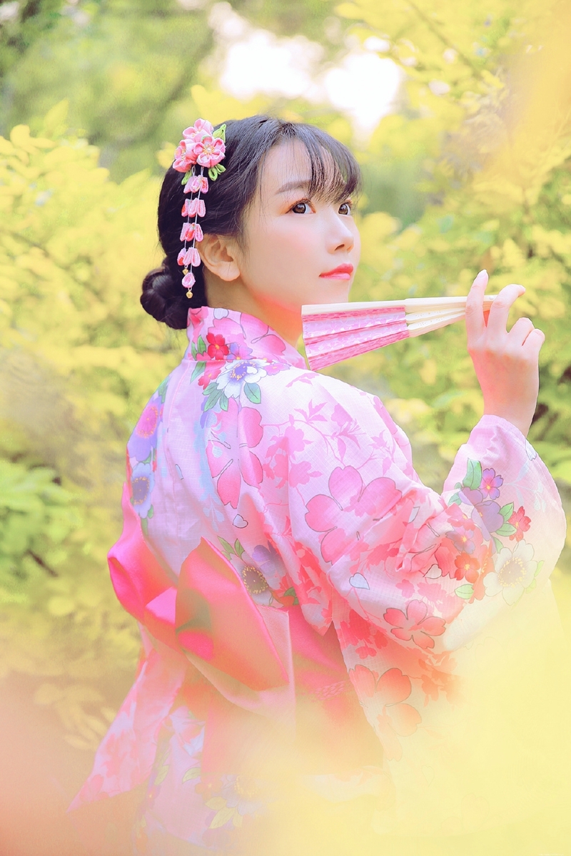 初秋和服娇艳姑娘清新郊外美丽动人